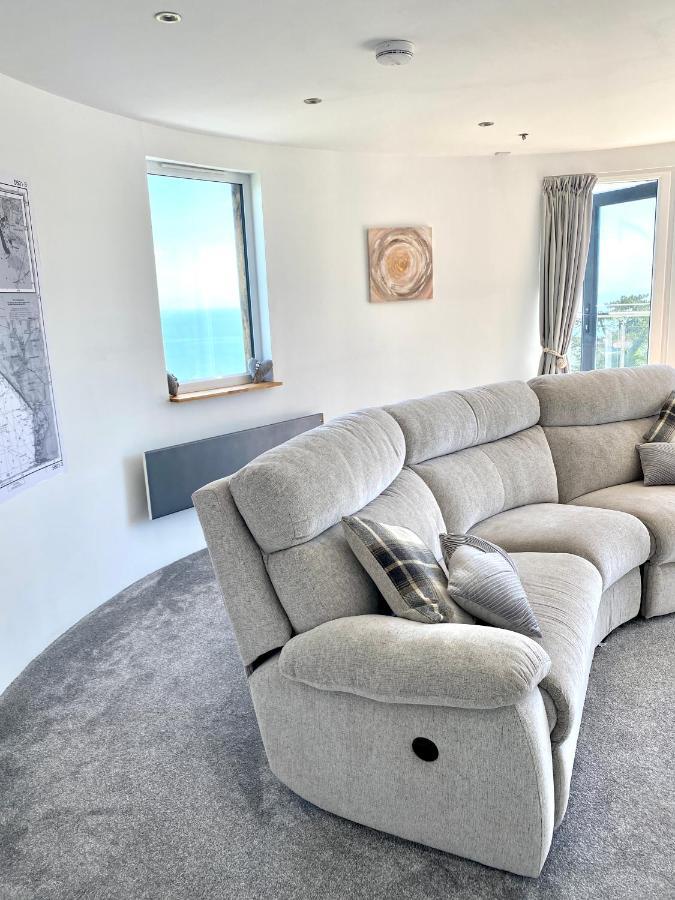 One Of The Best Properties In Lyme! Breathtaking Views Across The Whole Bay. 3 Stories With 2 Tier Veranda Around The Property. Sleeps 6 Lyme Regis Eksteriør bilde