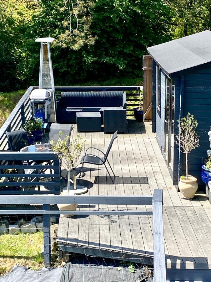 One Of The Best Properties In Lyme! Breathtaking Views Across The Whole Bay. 3 Stories With 2 Tier Veranda Around The Property. Sleeps 6 Lyme Regis Eksteriør bilde