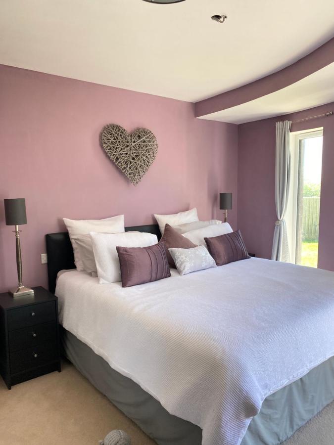 One Of The Best Properties In Lyme! Breathtaking Views Across The Whole Bay. 3 Stories With 2 Tier Veranda Around The Property. Sleeps 6 Lyme Regis Eksteriør bilde
