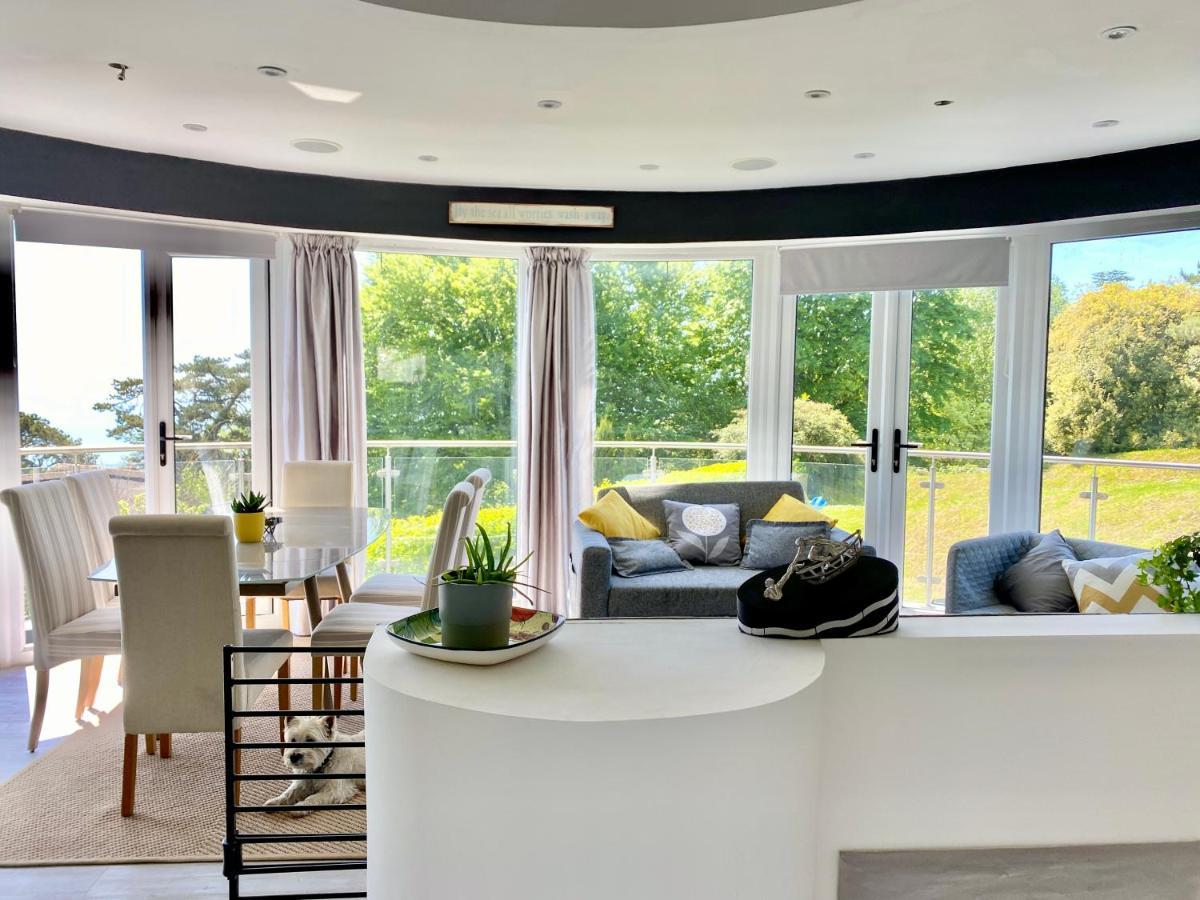 One Of The Best Properties In Lyme! Breathtaking Views Across The Whole Bay. 3 Stories With 2 Tier Veranda Around The Property. Sleeps 6 Lyme Regis Eksteriør bilde