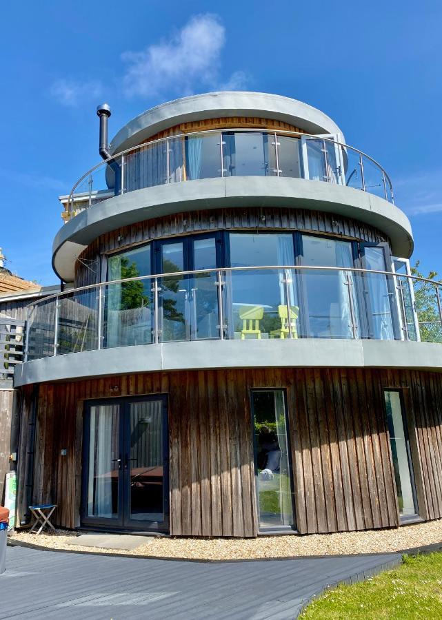 One Of The Best Properties In Lyme! Breathtaking Views Across The Whole Bay. 3 Stories With 2 Tier Veranda Around The Property. Sleeps 6 Lyme Regis Eksteriør bilde