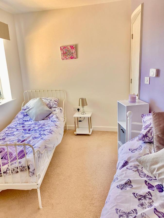 One Of The Best Properties In Lyme! Breathtaking Views Across The Whole Bay. 3 Stories With 2 Tier Veranda Around The Property. Sleeps 6 Lyme Regis Eksteriør bilde