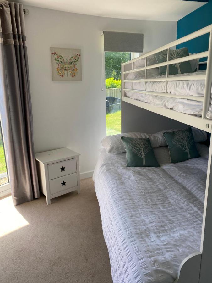 One Of The Best Properties In Lyme! Breathtaking Views Across The Whole Bay. 3 Stories With 2 Tier Veranda Around The Property. Sleeps 6 Lyme Regis Eksteriør bilde