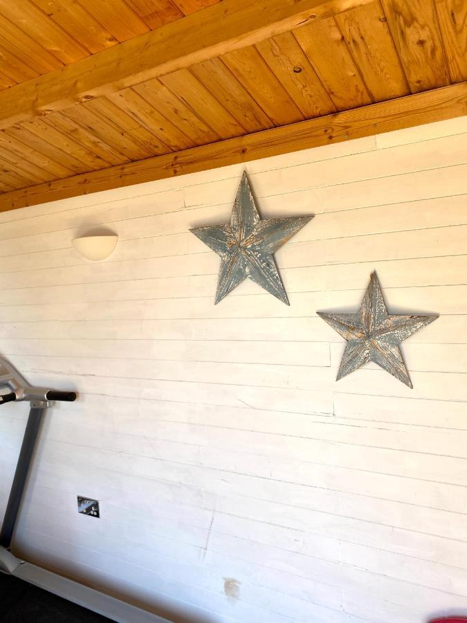 One Of The Best Properties In Lyme! Breathtaking Views Across The Whole Bay. 3 Stories With 2 Tier Veranda Around The Property. Sleeps 6 Lyme Regis Eksteriør bilde